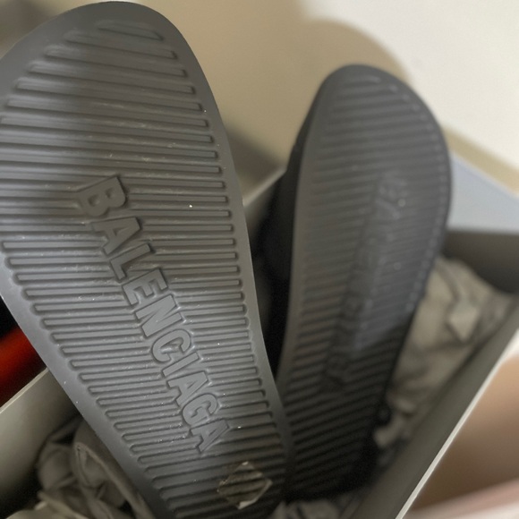 Balenciaga slide sandals - Picture 8 of 9